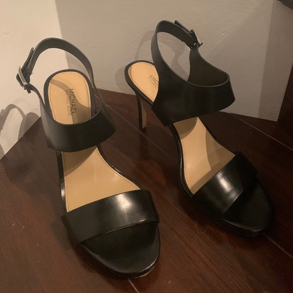 Michael Kors Platform Sandal - Picture 1 of 5